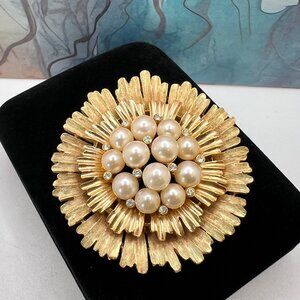 Crown Trifari Pearl Nest Brooch